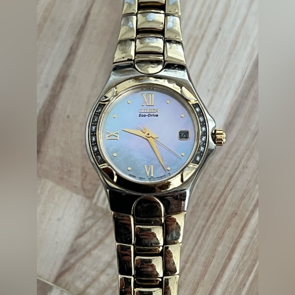 Citizen Eco-Drive Ladies Watch Genuine Diamonds Pearl Dial Gold Tone Bracelet - Picture 3 of 15